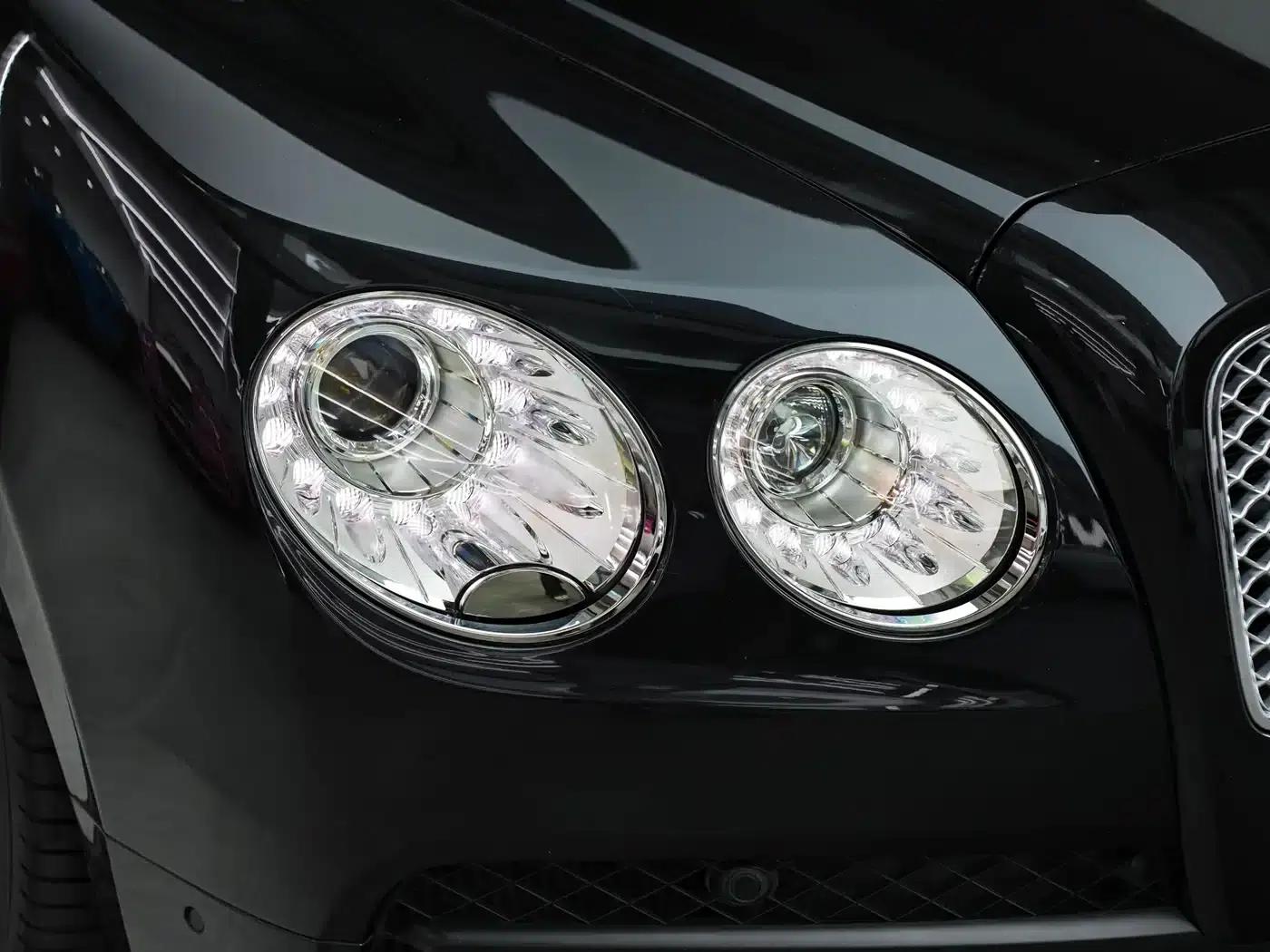 2017 Flying Spur 4.0T V8 Standard Edition — миниатюра 14