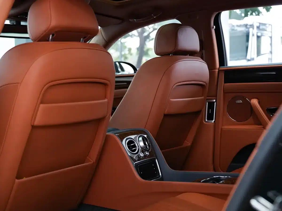 2017 Flying Spur 4.0T V8 Standard Edition — миниатюра 5