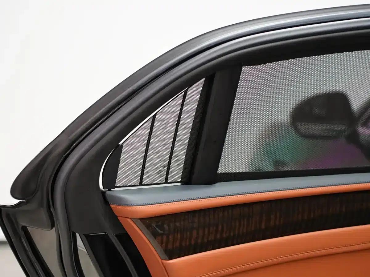 2017 Flying Spur 4.0T V8 Standard Edition — миниатюра 10
