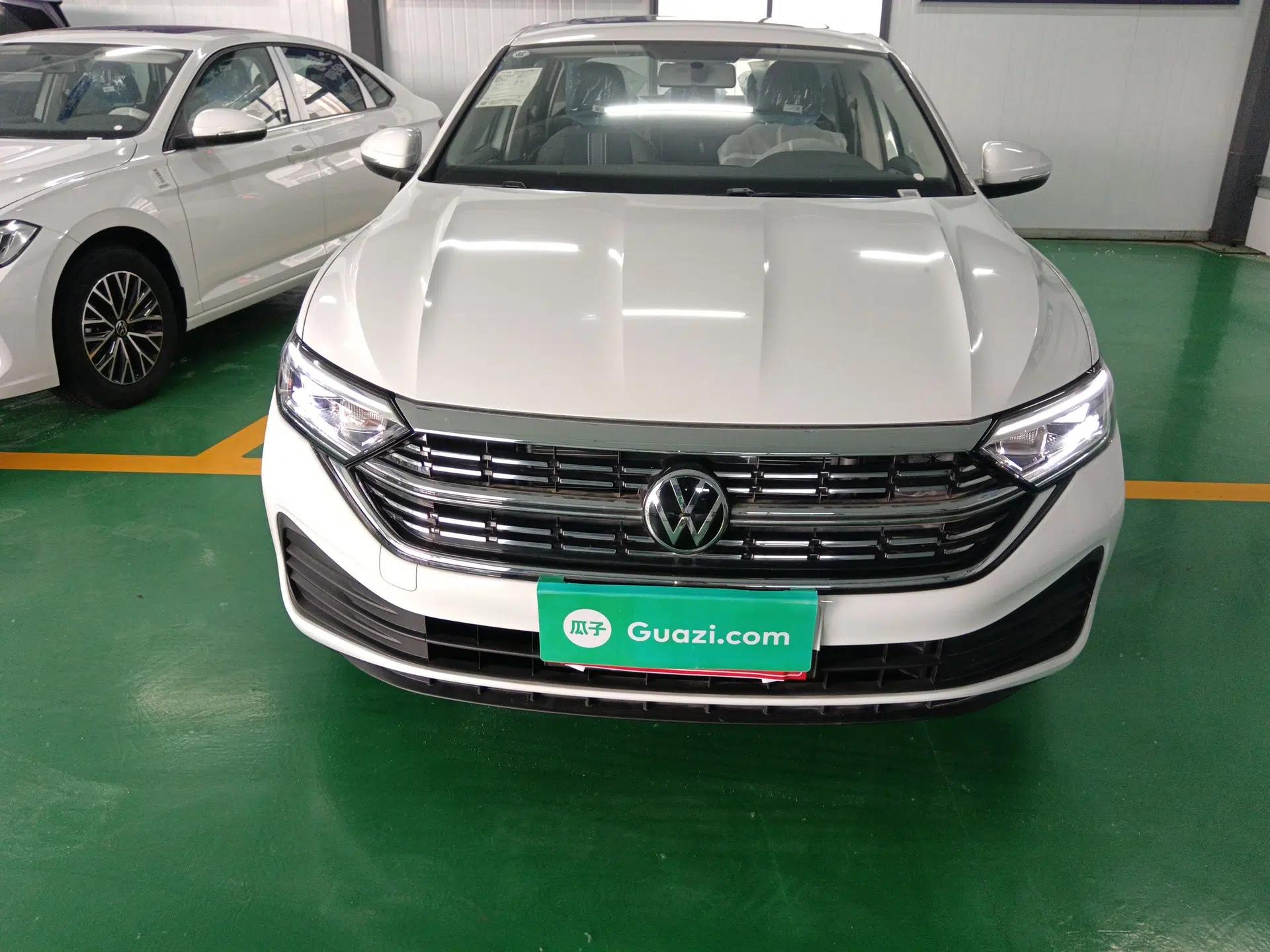 Volkswagen Sagitar 2025 Facelift 200TSI DSG Flyover Edition — миниатюра 2