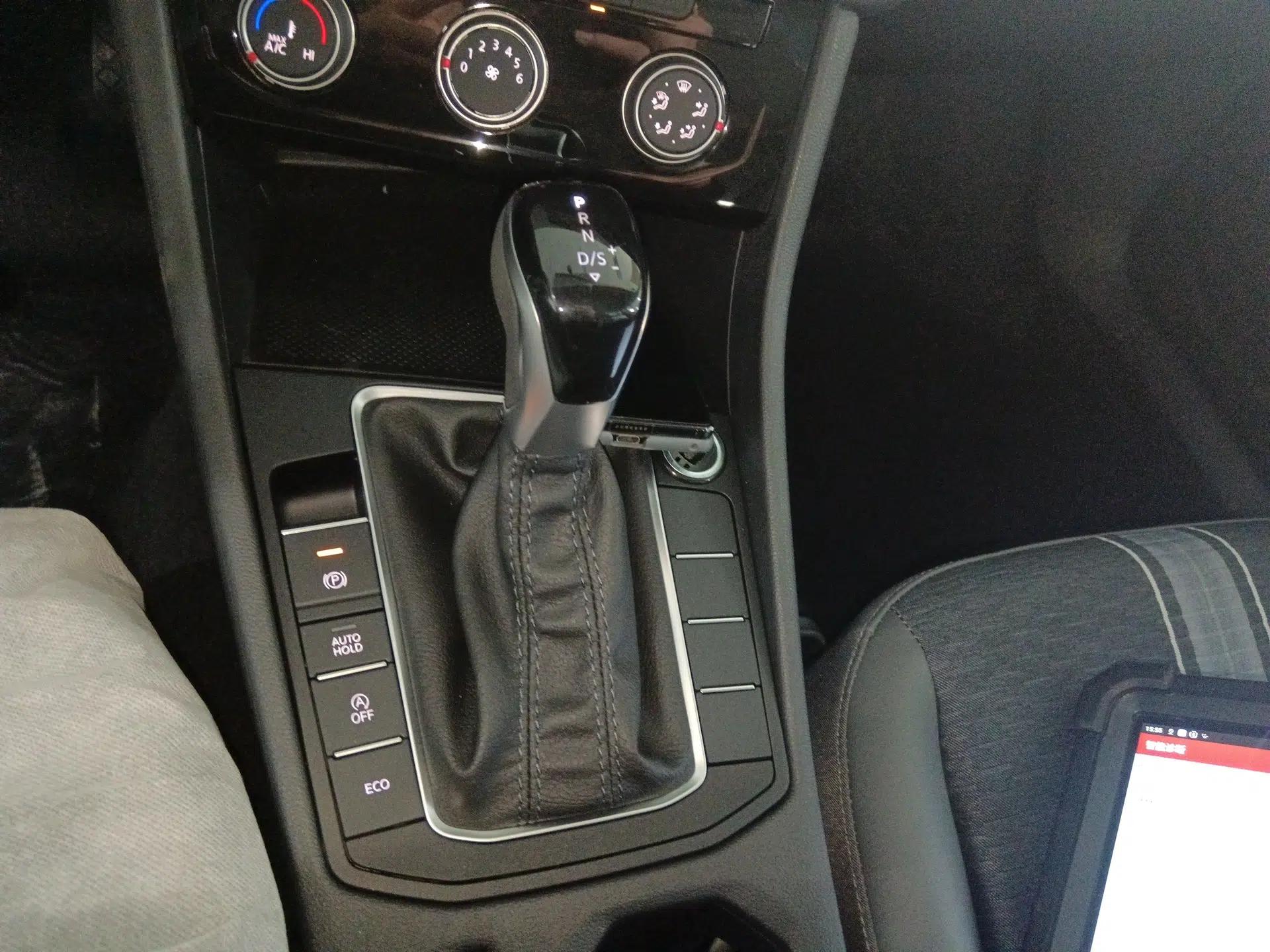 Volkswagen Sagitar 2025 Facelift 200TSI DSG Flyover Edition — миниатюра 17