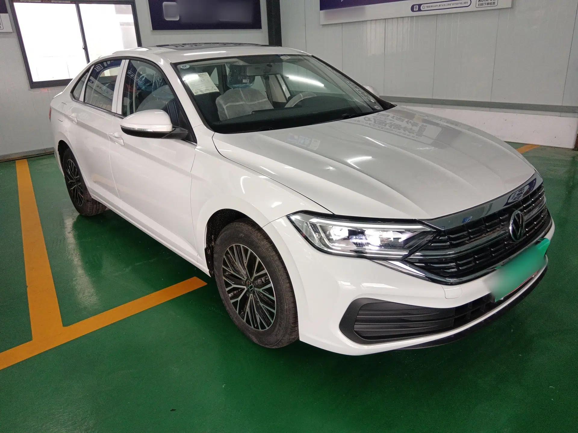 Volkswagen Sagitar 2025 Facelift 200TSI DSG Flyover Edition — миниатюра 3
