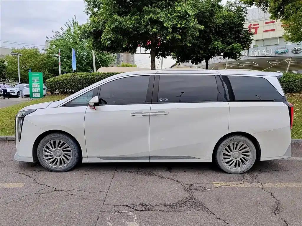 Trumpchi M8 2023 Master Series 400T Flagship Edition — миниатюра 3
