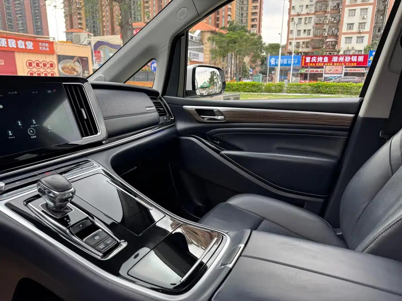 Trumpchi M8 2023 Master Series 390T Supreme Edition — миниатюра 10