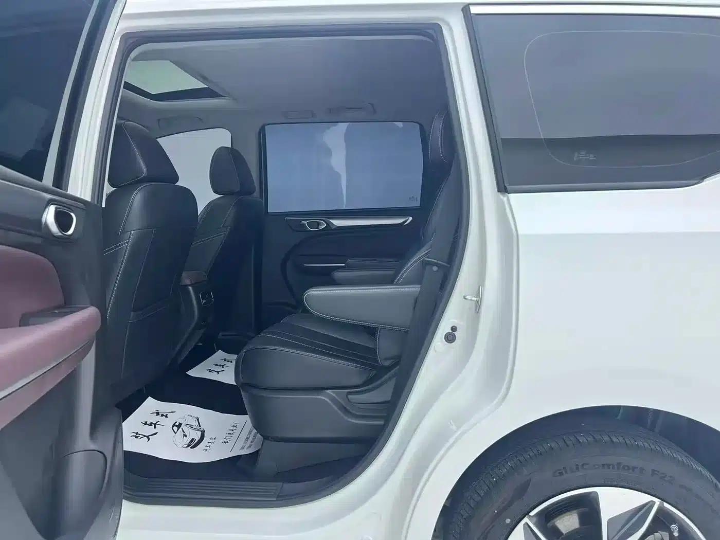 Trumpchi M6 2023 PRO 270T DCT Luxury Edition — миниатюра 6
