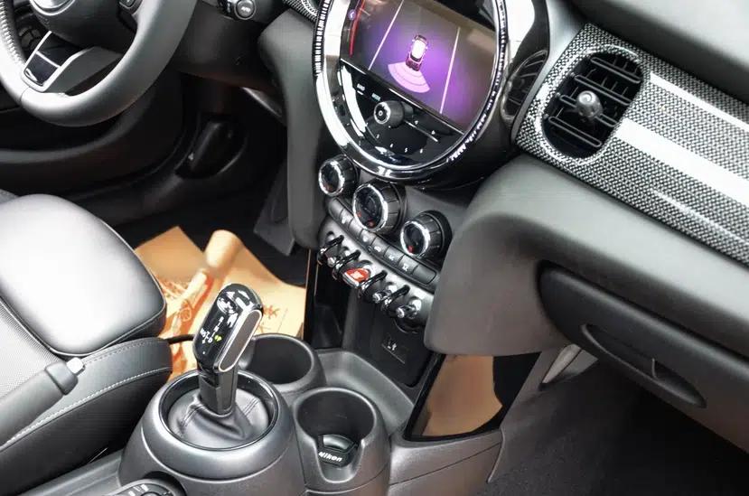 MINI 2022 Updated 2.0T COOPER S Classic Edition Five-Door Version — миниатюра 19