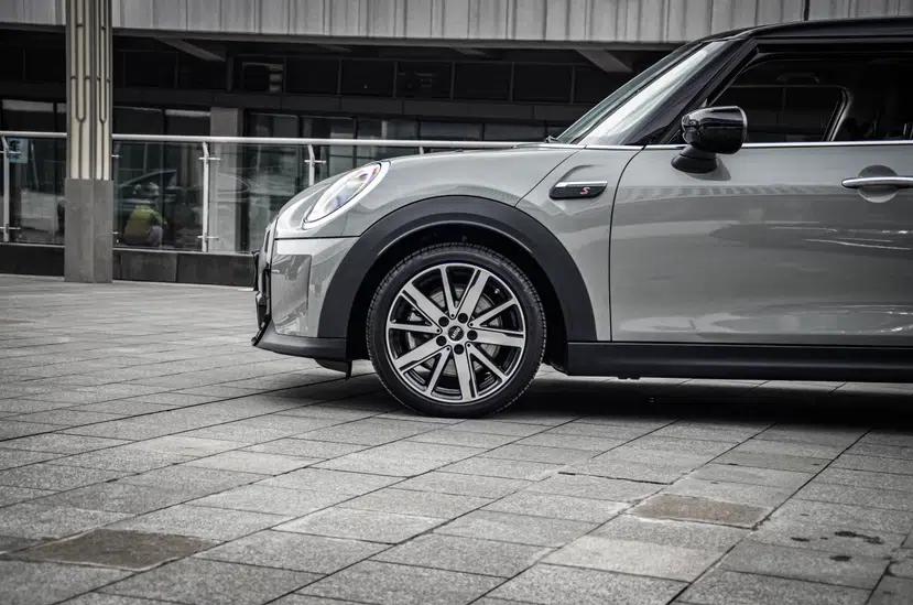MINI 2022 Updated 2.0T COOPER S Classic Edition Five-Door Version — миниатюра 3