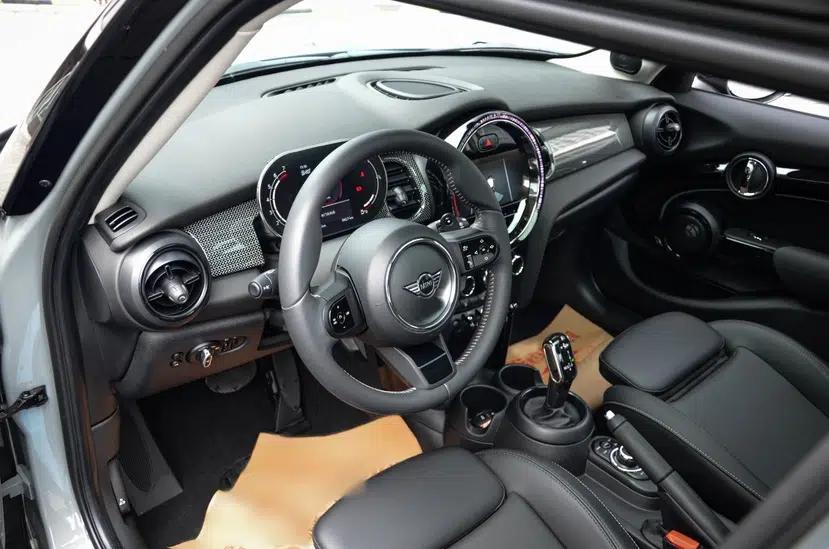 MINI 2022 Updated 2.0T COOPER S Classic Edition Five-Door Version — миниатюра 23