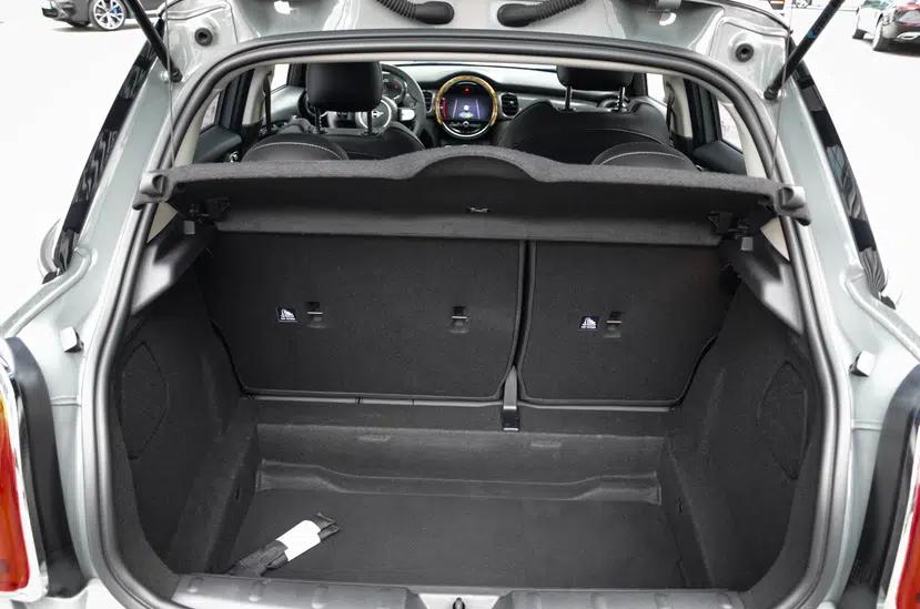 MINI 2022 Updated 2.0T COOPER S Classic Edition Five-Door Version — миниатюра 28