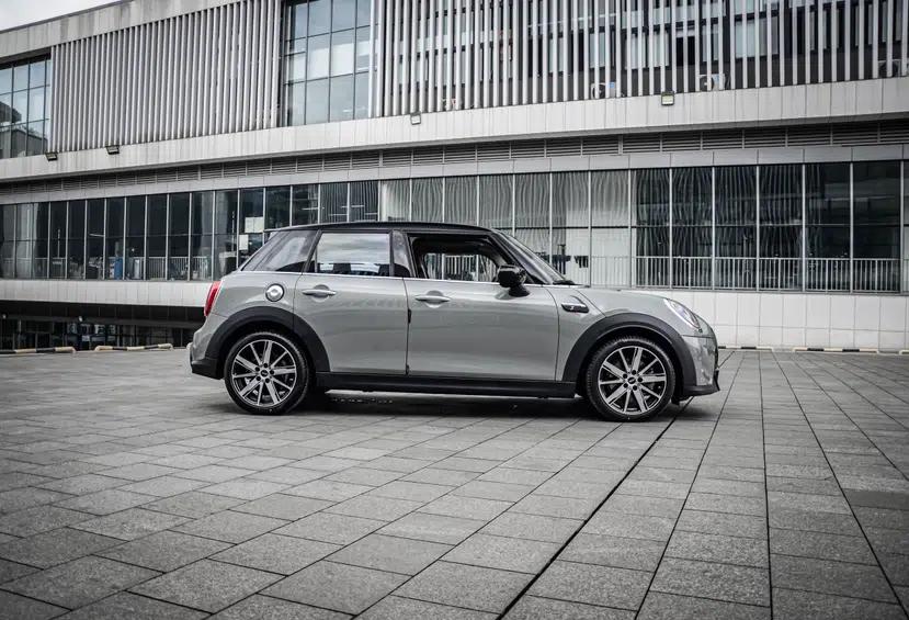 MINI 2022 Updated 2.0T COOPER S Classic Edition Five-Door Version — миниатюра 9