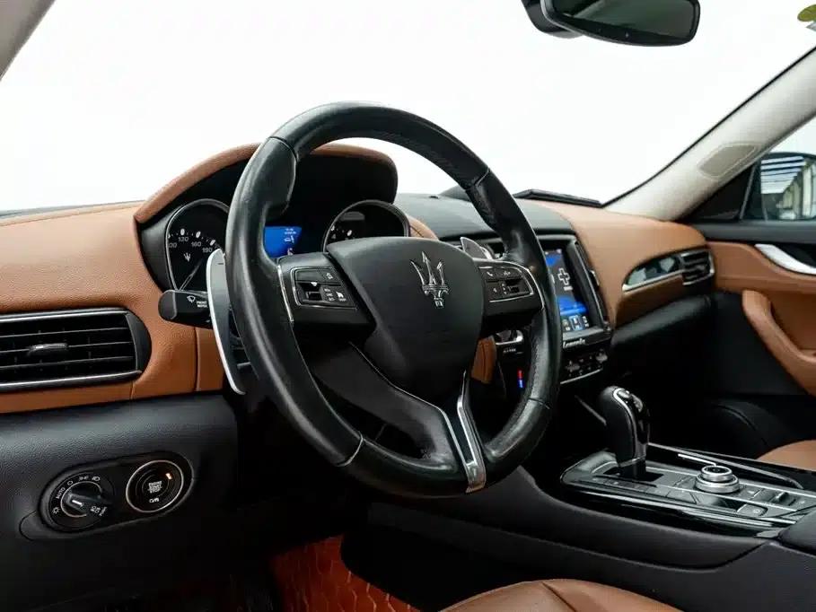 2018 Levante 3.0T Standard Edition — миниатюра 18