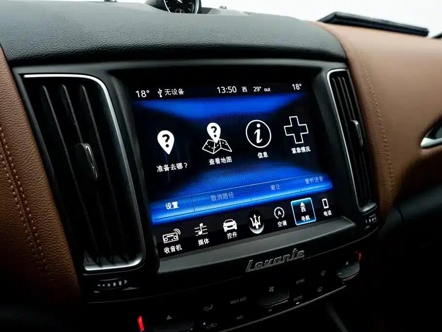 2018 Levante 3.0T Standard Edition — миниатюра 22