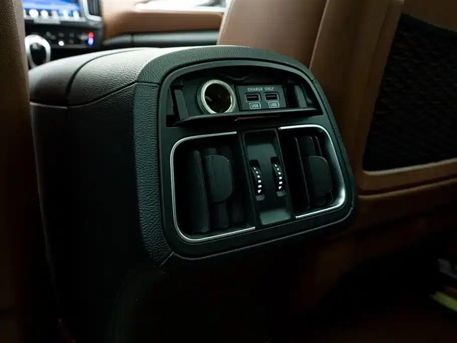 2018 Levante 3.0T Standard Edition — миниатюра 24