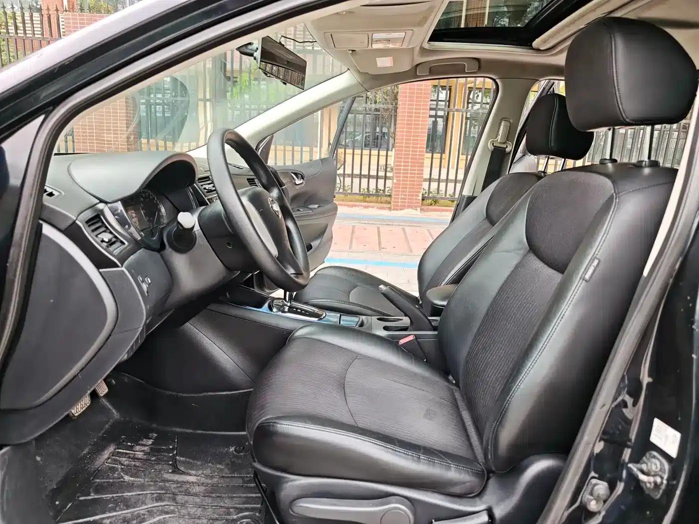 Tiida 2011 1.6L CVT Smart — миниатюра 8