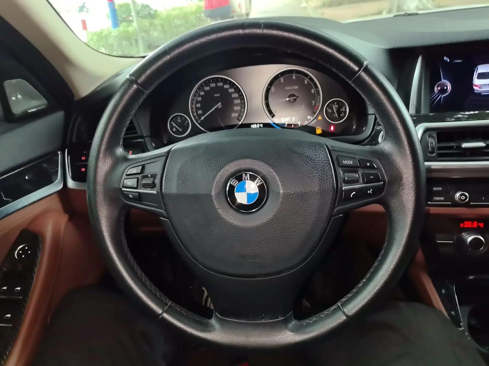 BMW 5 Series 2014 520Li Elegant Model — миниатюра 13