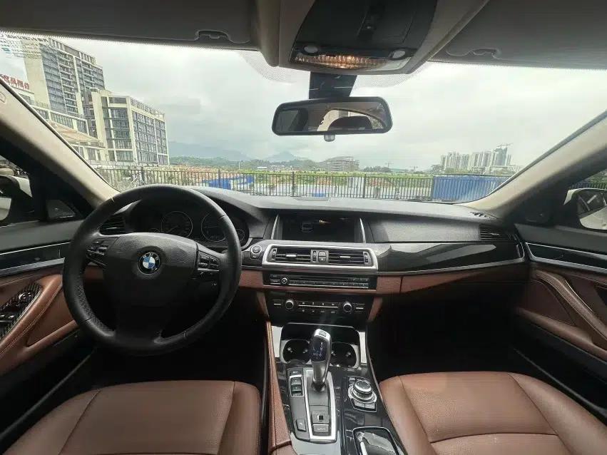 BMW 5 Series 2014 520Li Elegant Model — миниатюра 24