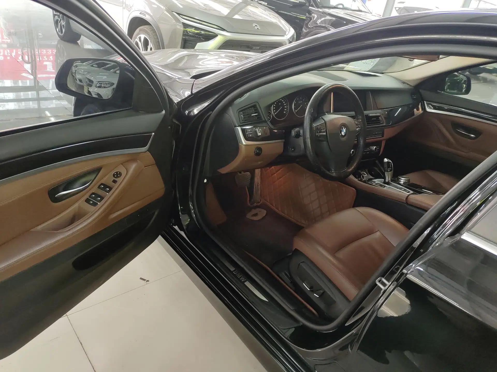 BMW 5 Series 2014 520i Elegant Edition — миниатюра 19
