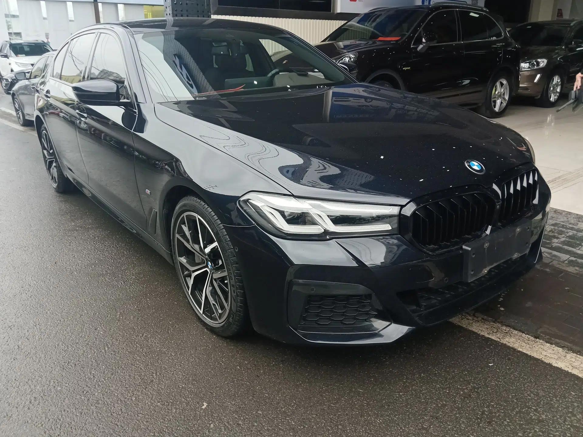 BMW 5 Series 2022 Second Facelift 530Li Luxury Version M Sport Package — миниатюра 3