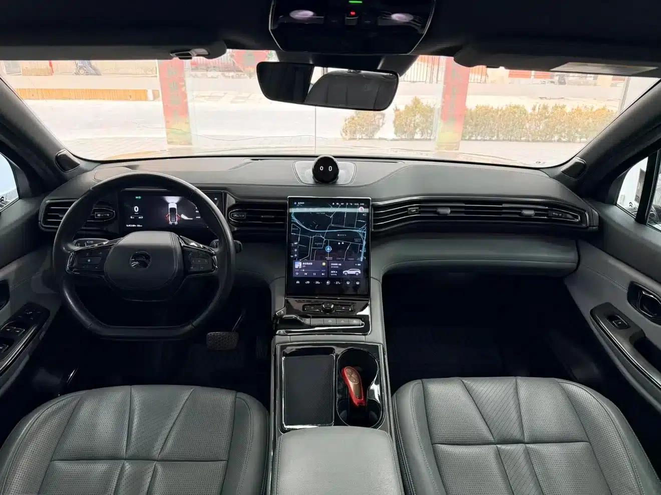 NIO ES8 2020 Model 415KM Seven-Seater — миниатюра 11