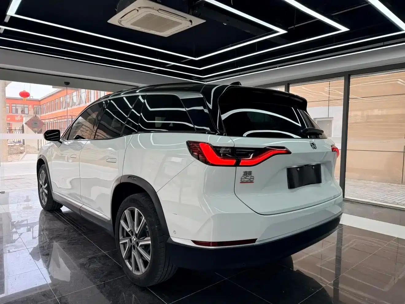 NIO ES8 2020 Model 415KM Seven-Seater — миниатюра 4