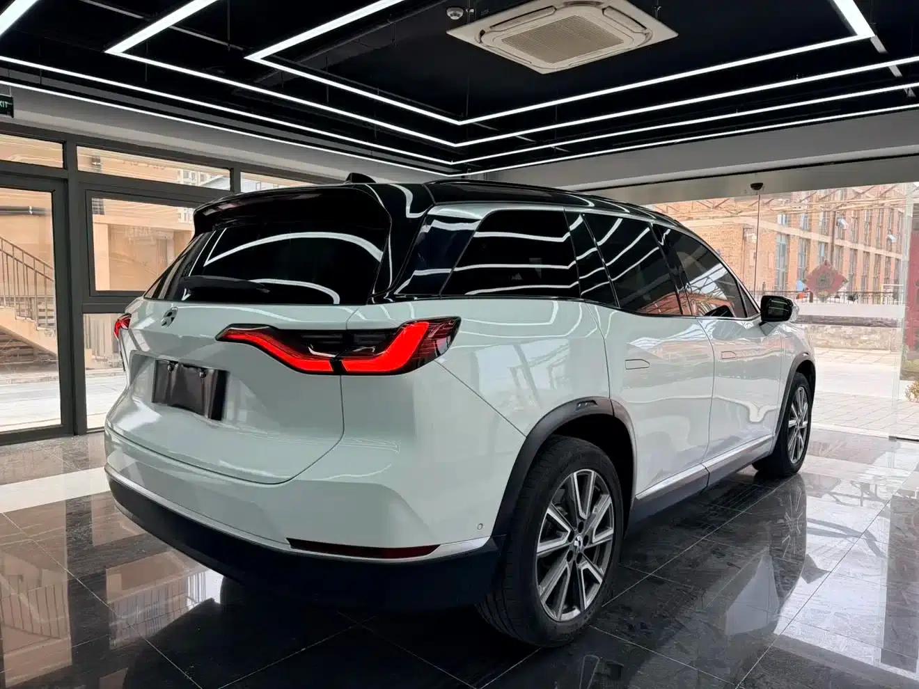 NIO ES8 2020 Model 415KM Seven-Seater — миниатюра 6