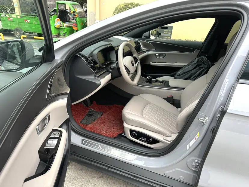 BYD Han 2025 DM-i Intelligent Driving Edition 125KM LiDAR Flagship Model — миниатюра 15