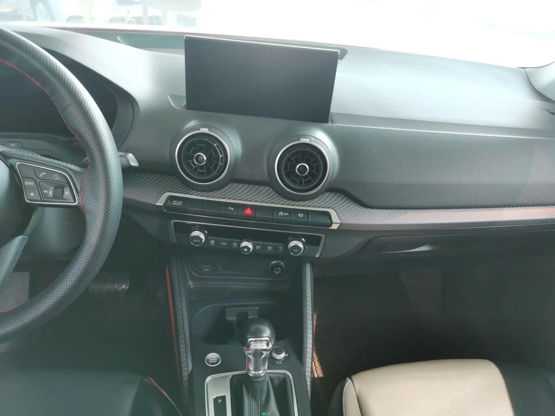 Audi Q2L e-tron 2019 Q2L e-tron Pure Electric Smart Style — миниатюра 16