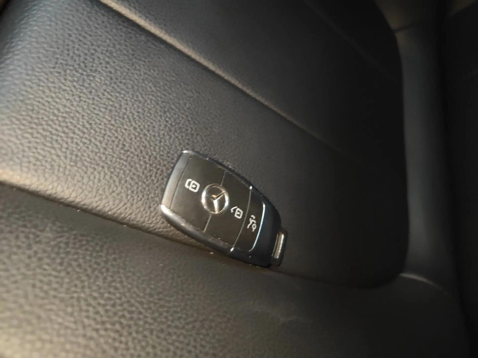 Mercedes-Benz GLB 2023 GLB 220 Fashion Model — миниатюра 12