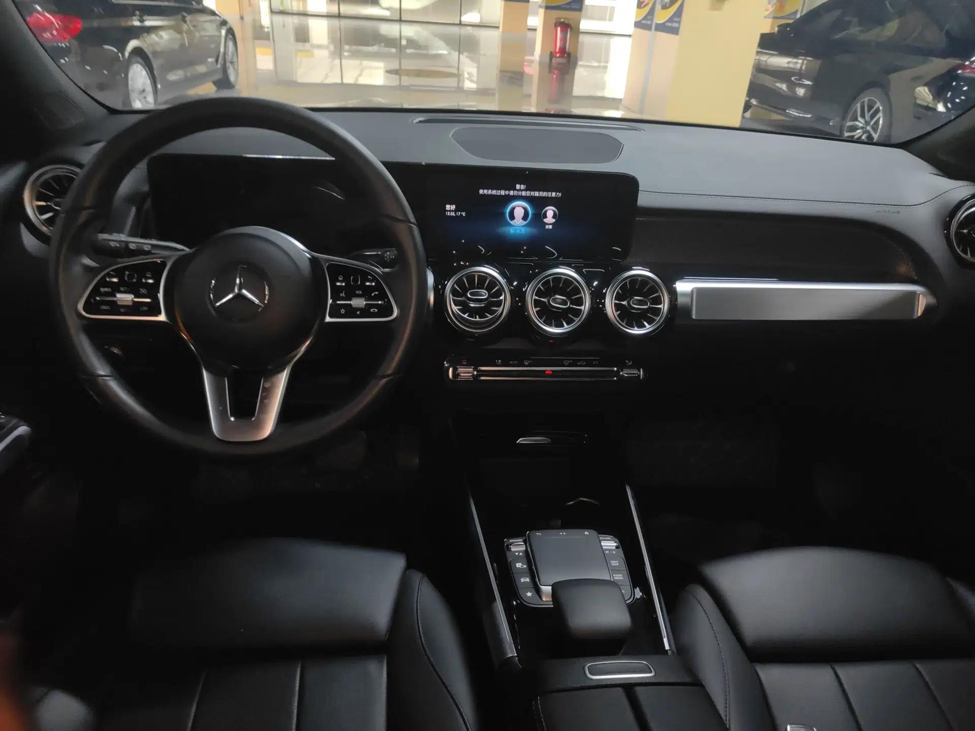 Mercedes-Benz GLB 2023 GLB 220 Fashion Model — миниатюра 13