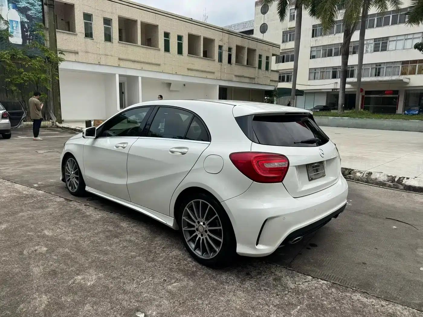 Imported Mercedes-Benz A-Class 2015 A 200 Sport — миниатюра 7