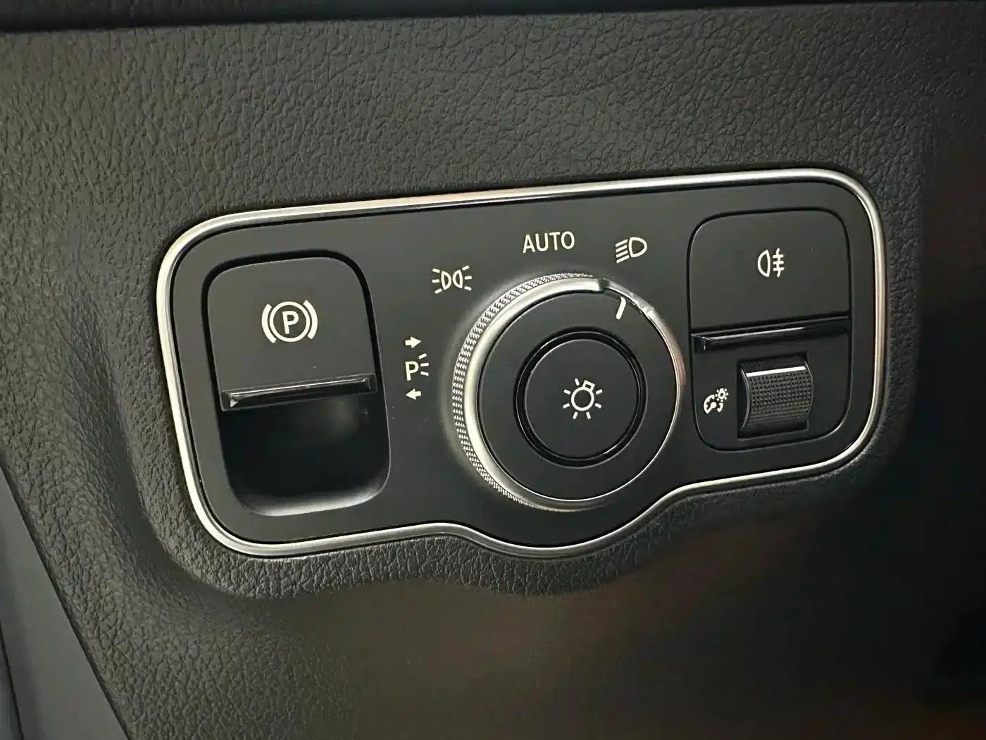 2023 Mercedes-Benz GLB 220 Dynamic — миниатюра 26