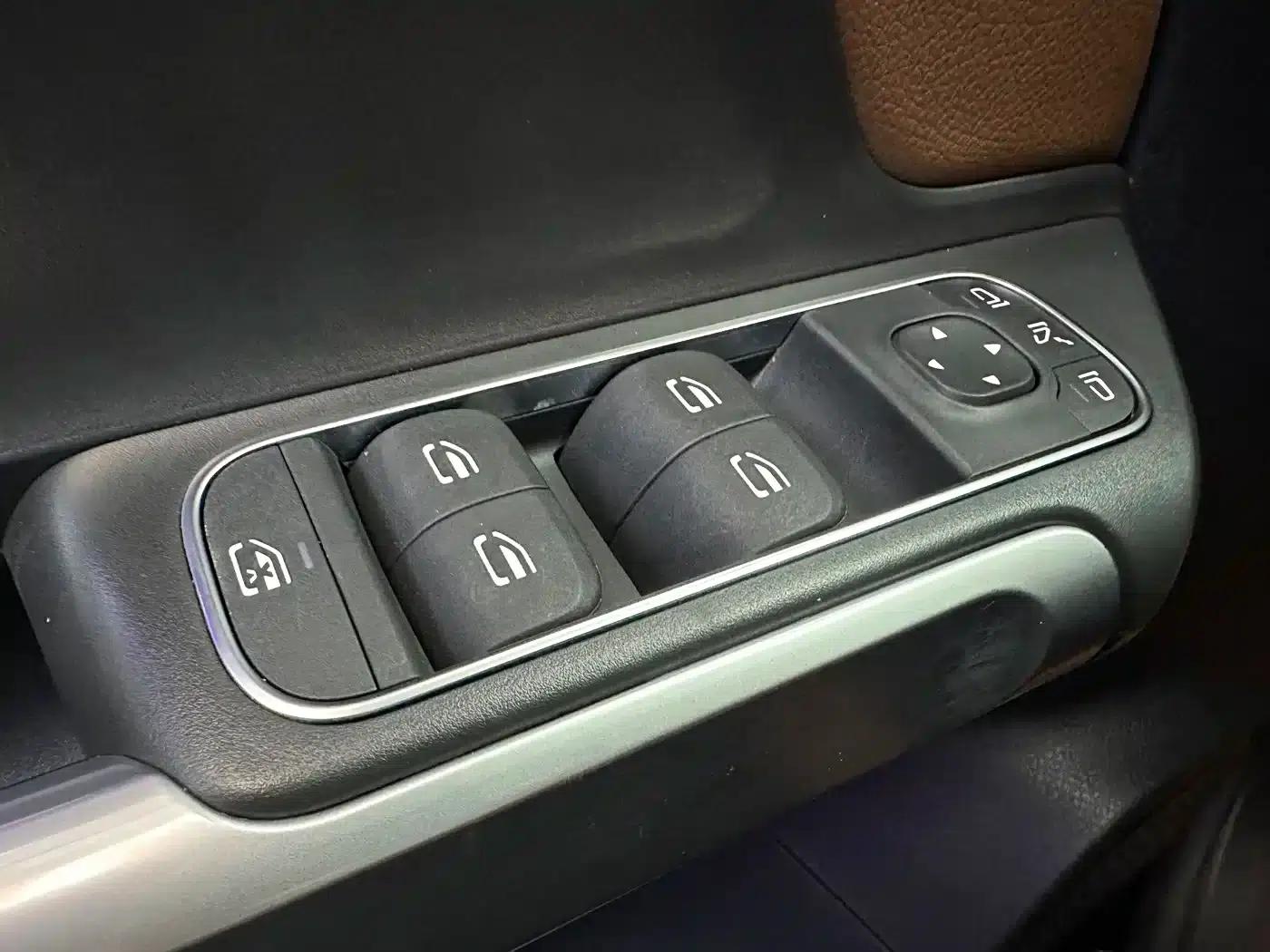 2023 Mercedes-Benz GLB 220 Dynamic — миниатюра 30