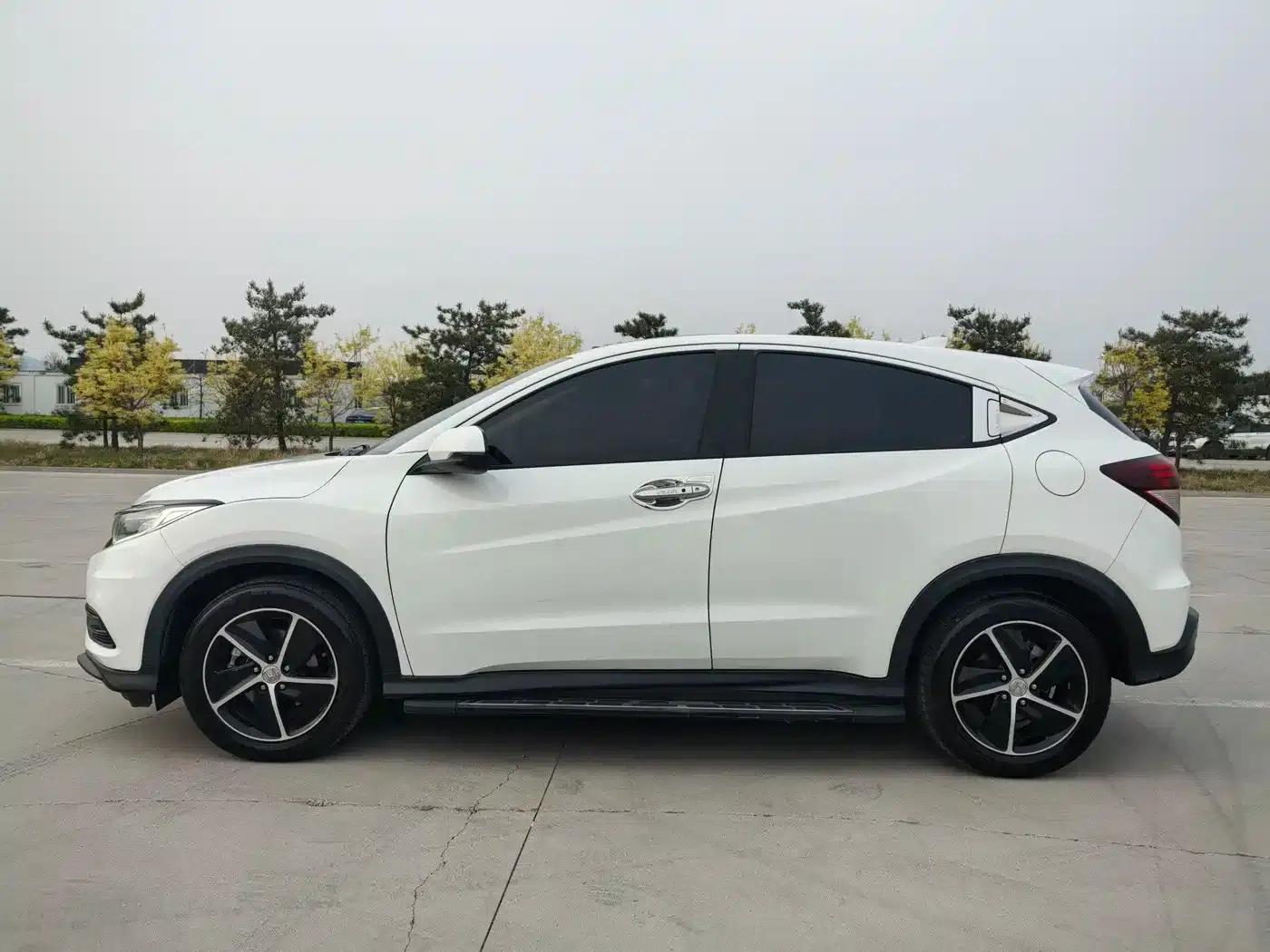 Vezel 2020 220 TURBO CVT Luxury Edition — миниатюра 2