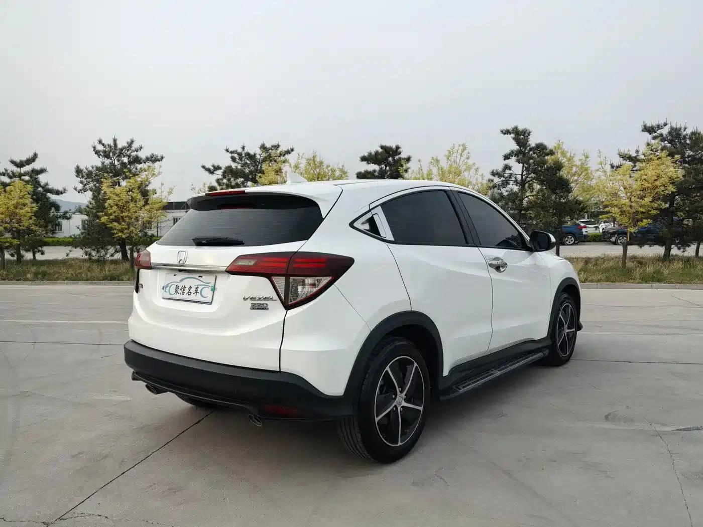 Vezel 2020 220 TURBO CVT Luxury Edition — миниатюра 3