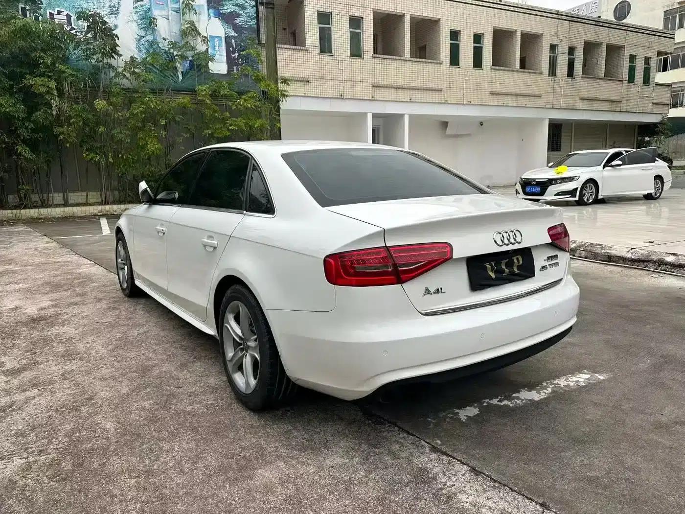 Audi A4L 2015 35 TFSI Automatic Standard Edition — миниатюра 7