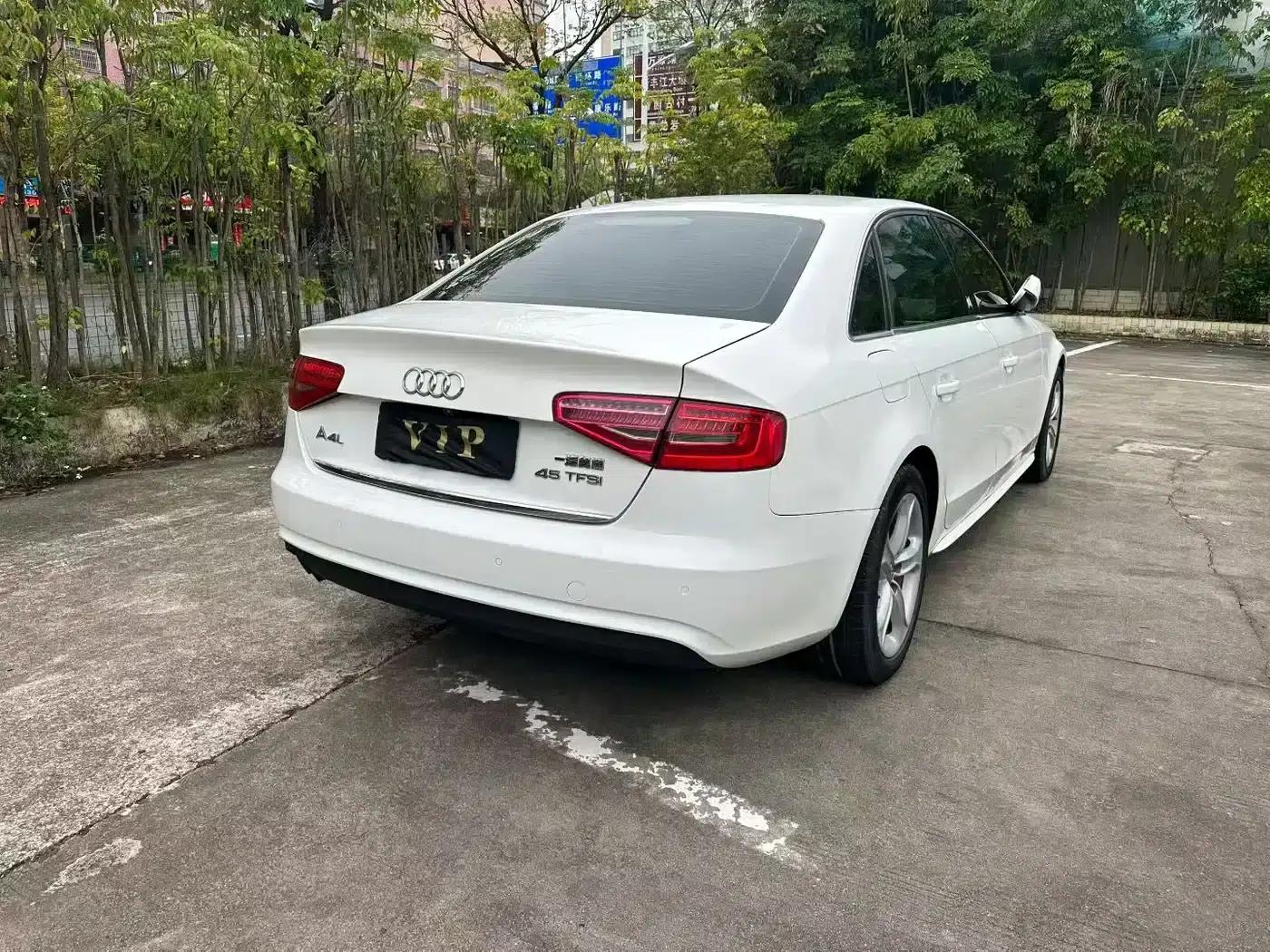 Audi A4L 2015 35 TFSI Automatic Standard Edition — миниатюра 9
