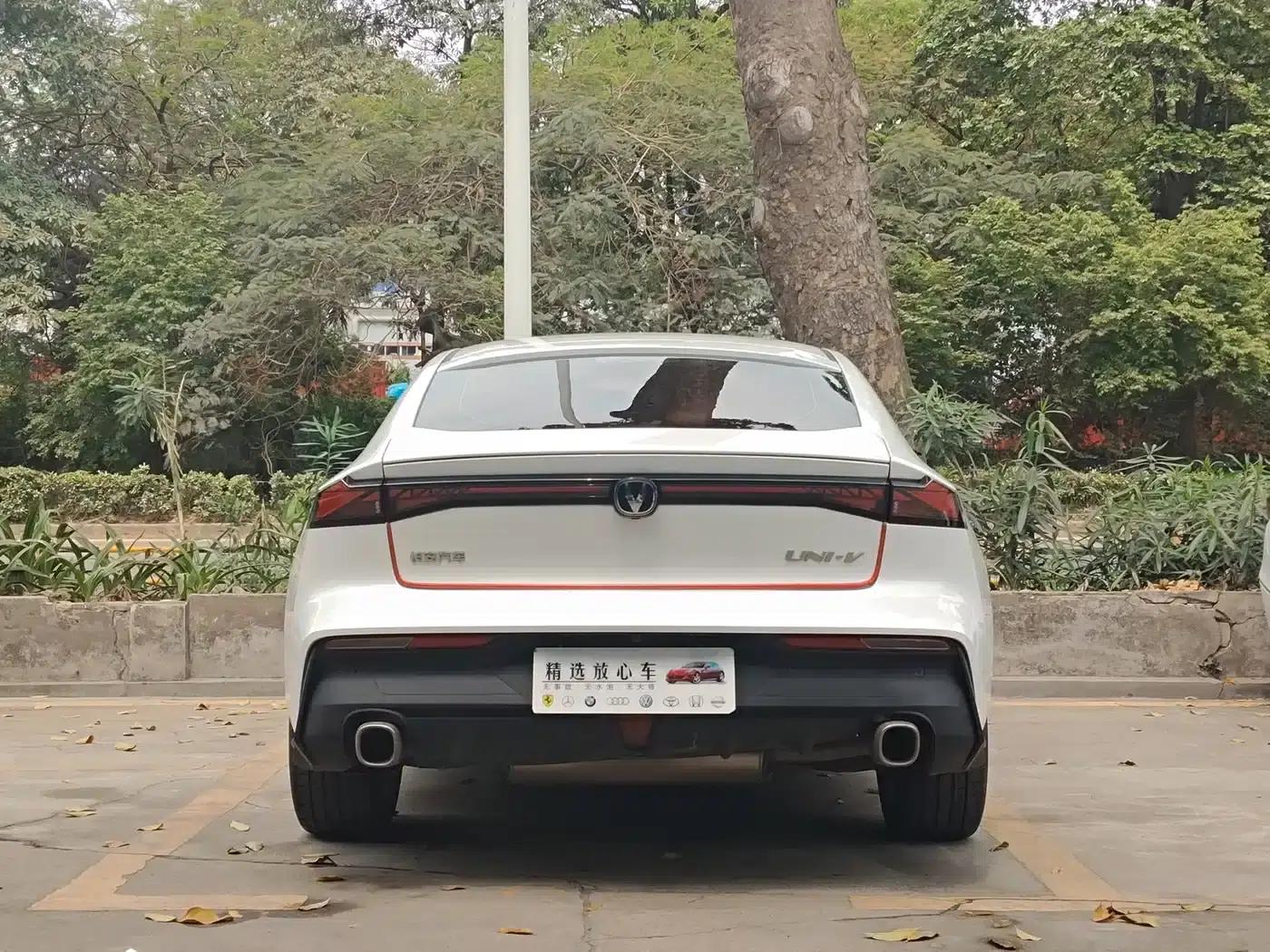 Changan UNI-V 2023 1.5T Premium Edition — миниатюра 20