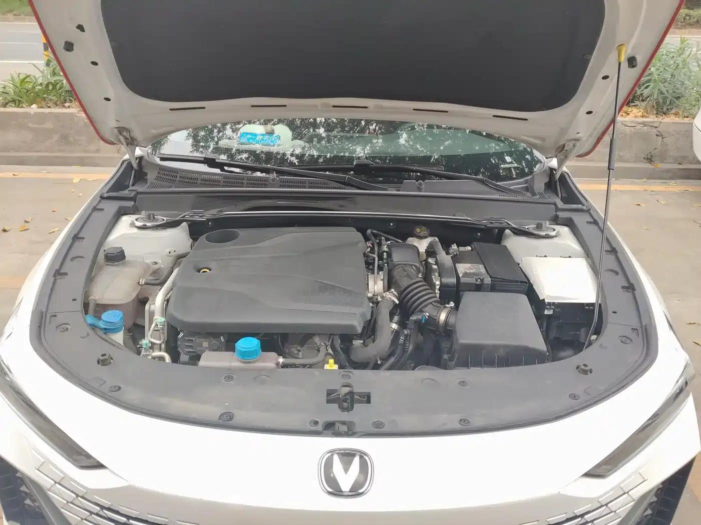 Changan UNI-V 2023 1.5T Premium Edition — миниатюра 5