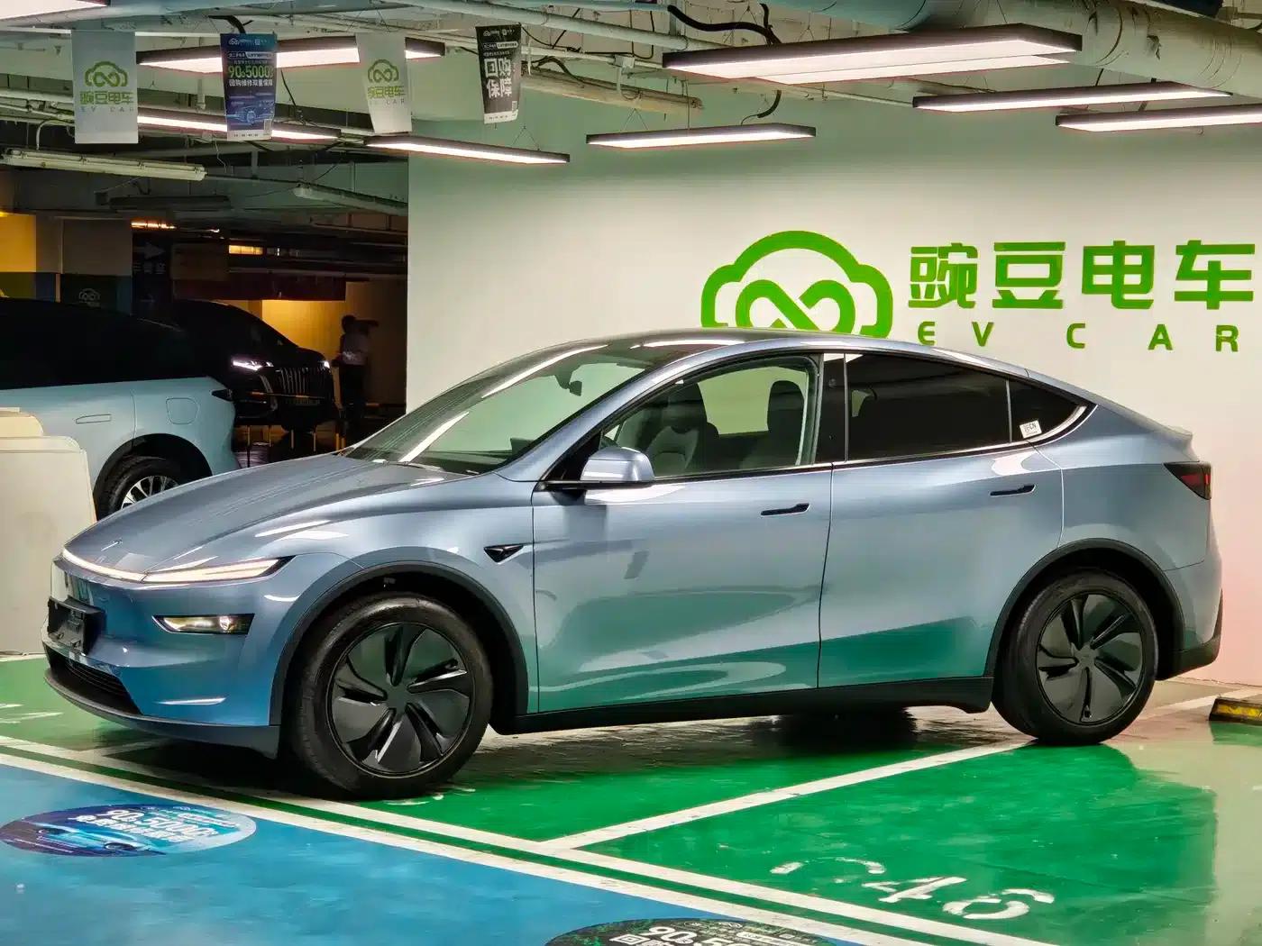 Model Y 2025 Rear-Wheel Drive — миниатюра 2