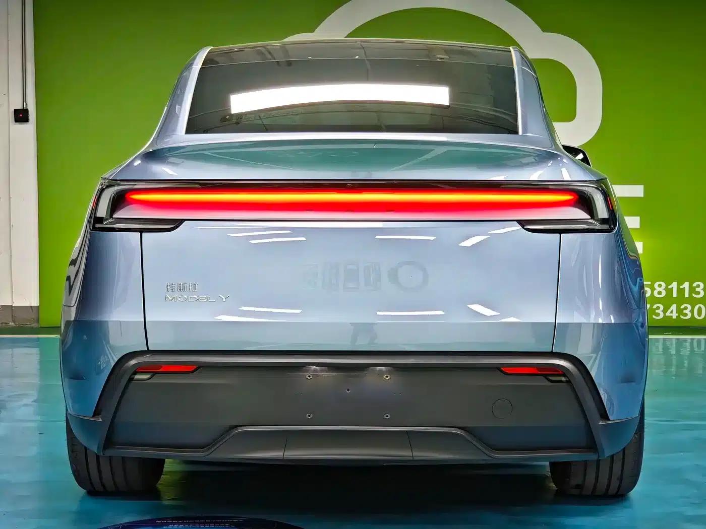 Model Y 2025 Rear-Wheel Drive — миниатюра 12