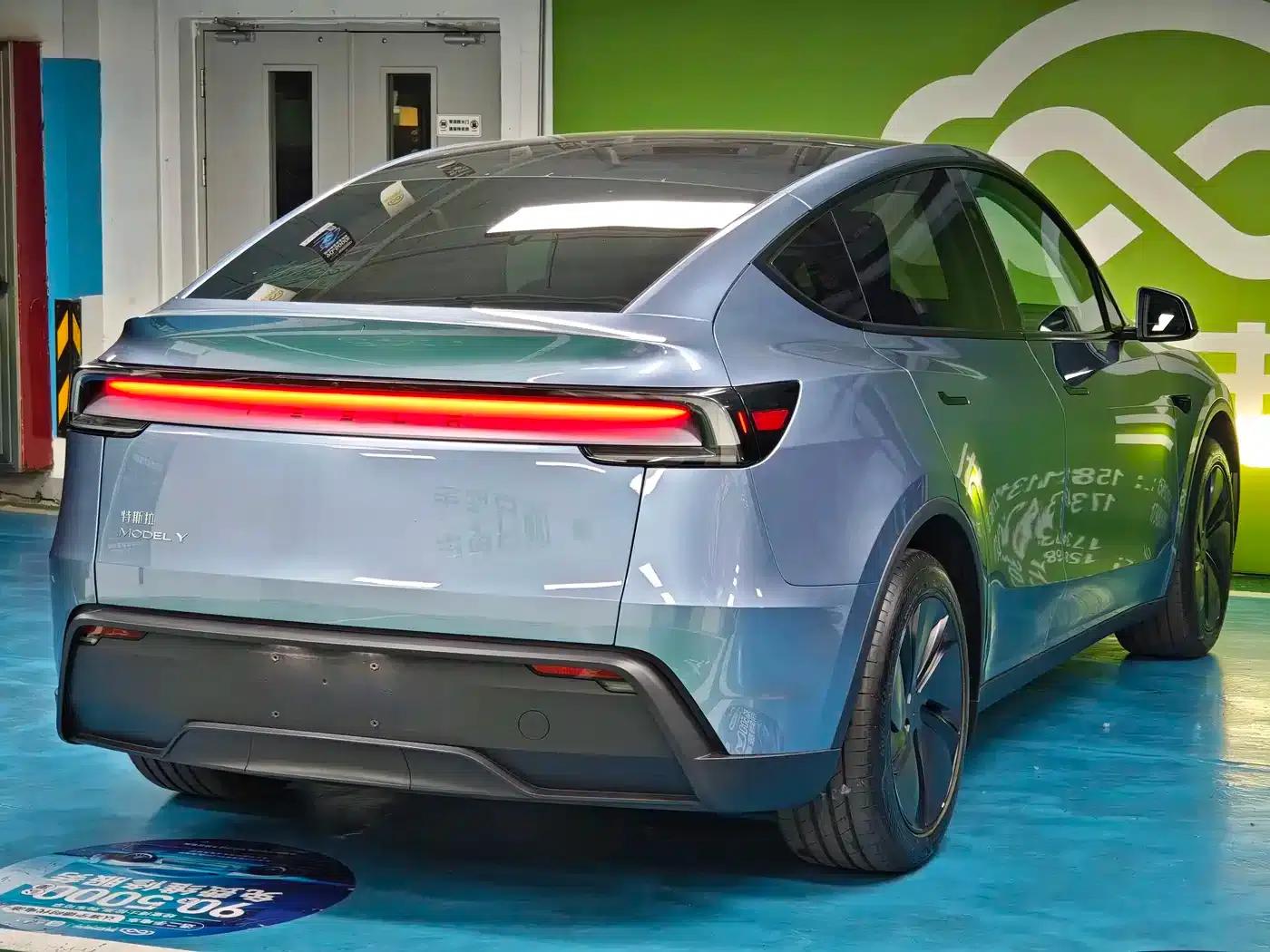 Model Y 2025 Rear-Wheel Drive — миниатюра 13