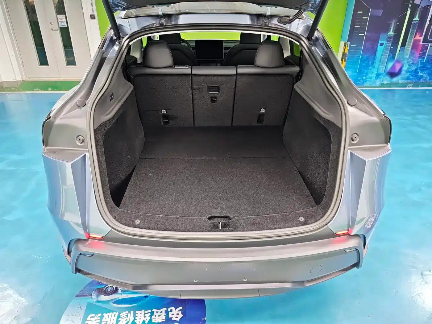 Model Y 2025 Rear-Wheel Drive — миниатюра 18