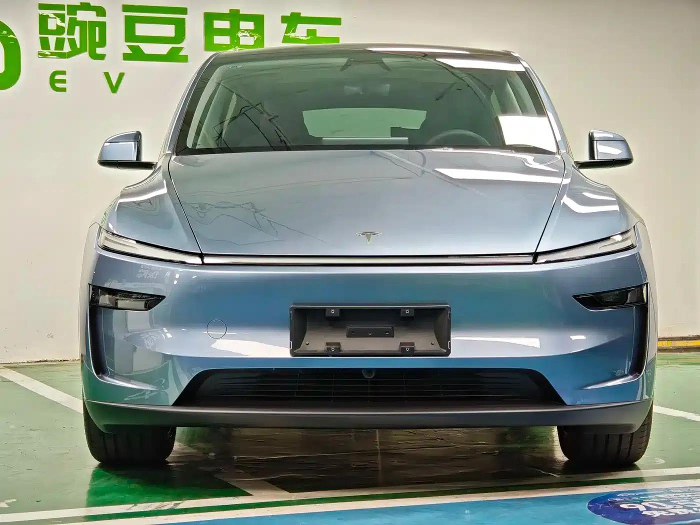 Model Y 2025 Rear-Wheel Drive — миниатюра 3