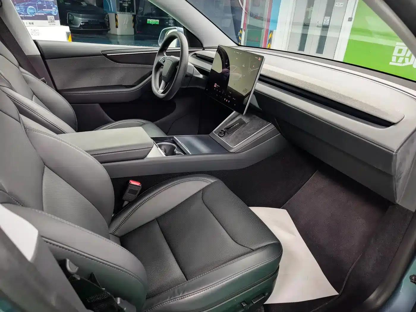 Model Y 2025 Rear-Wheel Drive — миниатюра 6