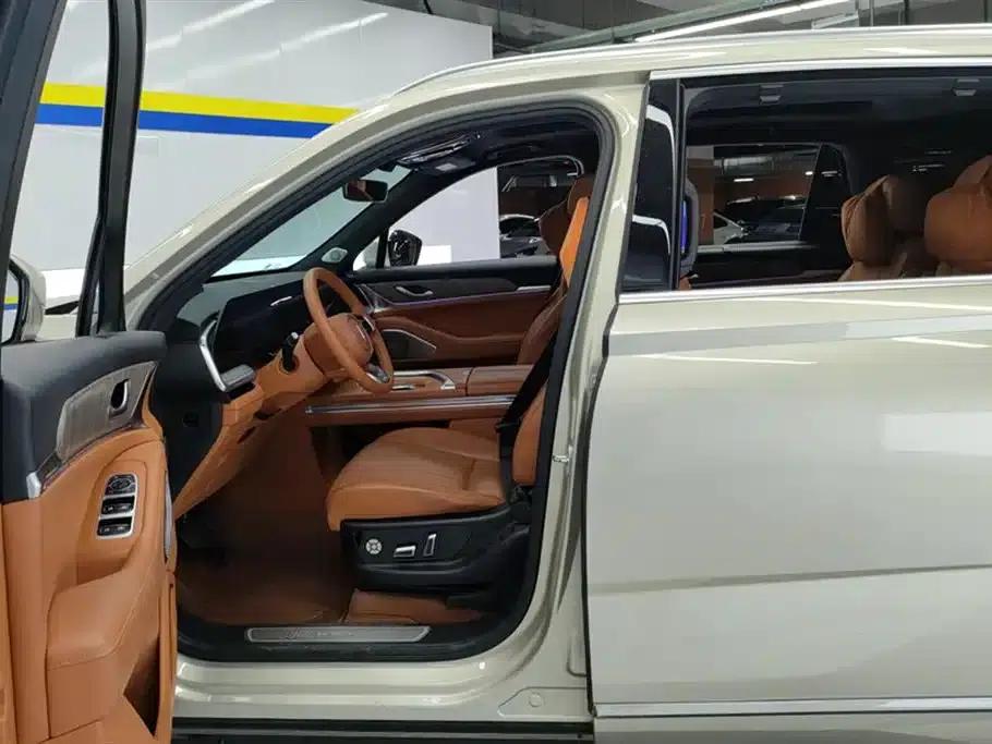 Weipai Lanshan 2023 Four-Wheel Drive Extended Range Edition — миниатюра 9