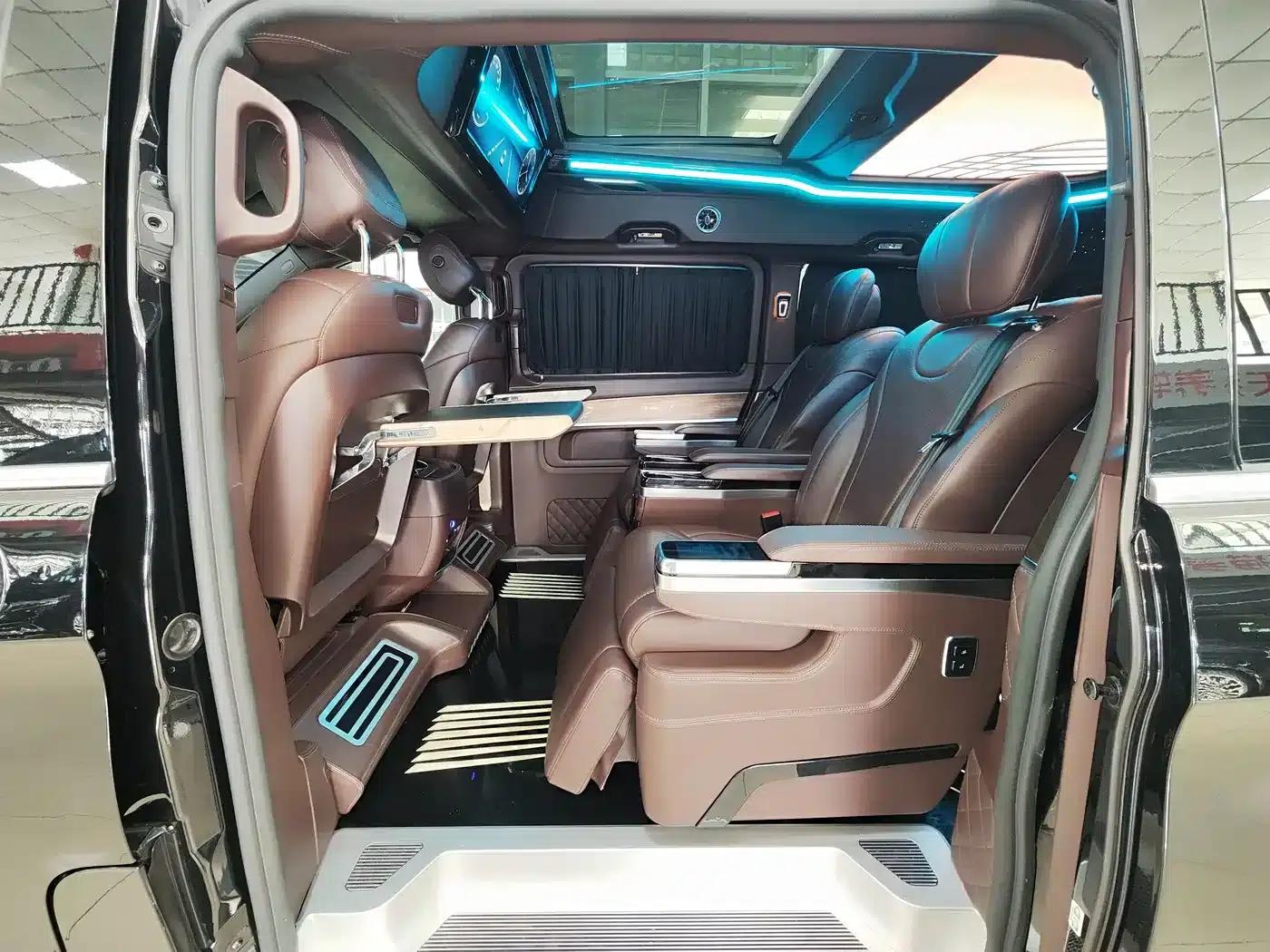 Mercedes-Benz V-Class 2022 V 260 L Long Wheelbase Premium Edition — миниатюра 10