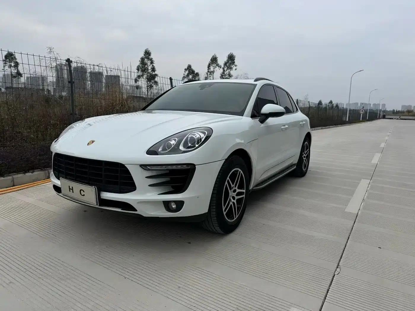 2017 Macan 2.0T — миниатюра 1