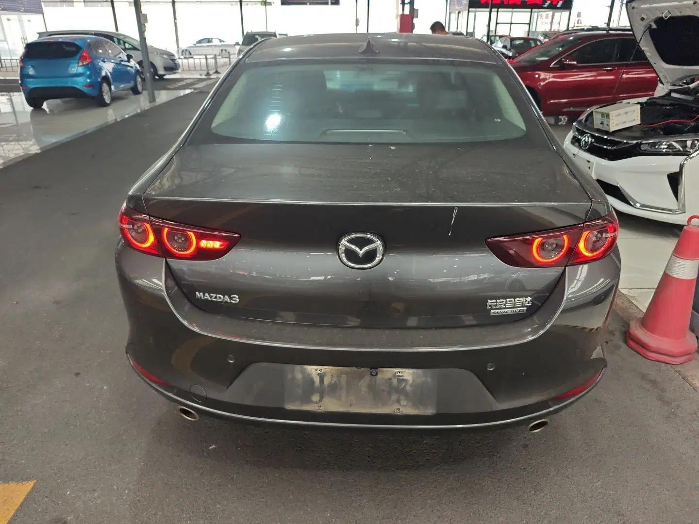 Mazda 3 Axela 2021 2.0L Automatic Zhiya Edition — миниатюра 5