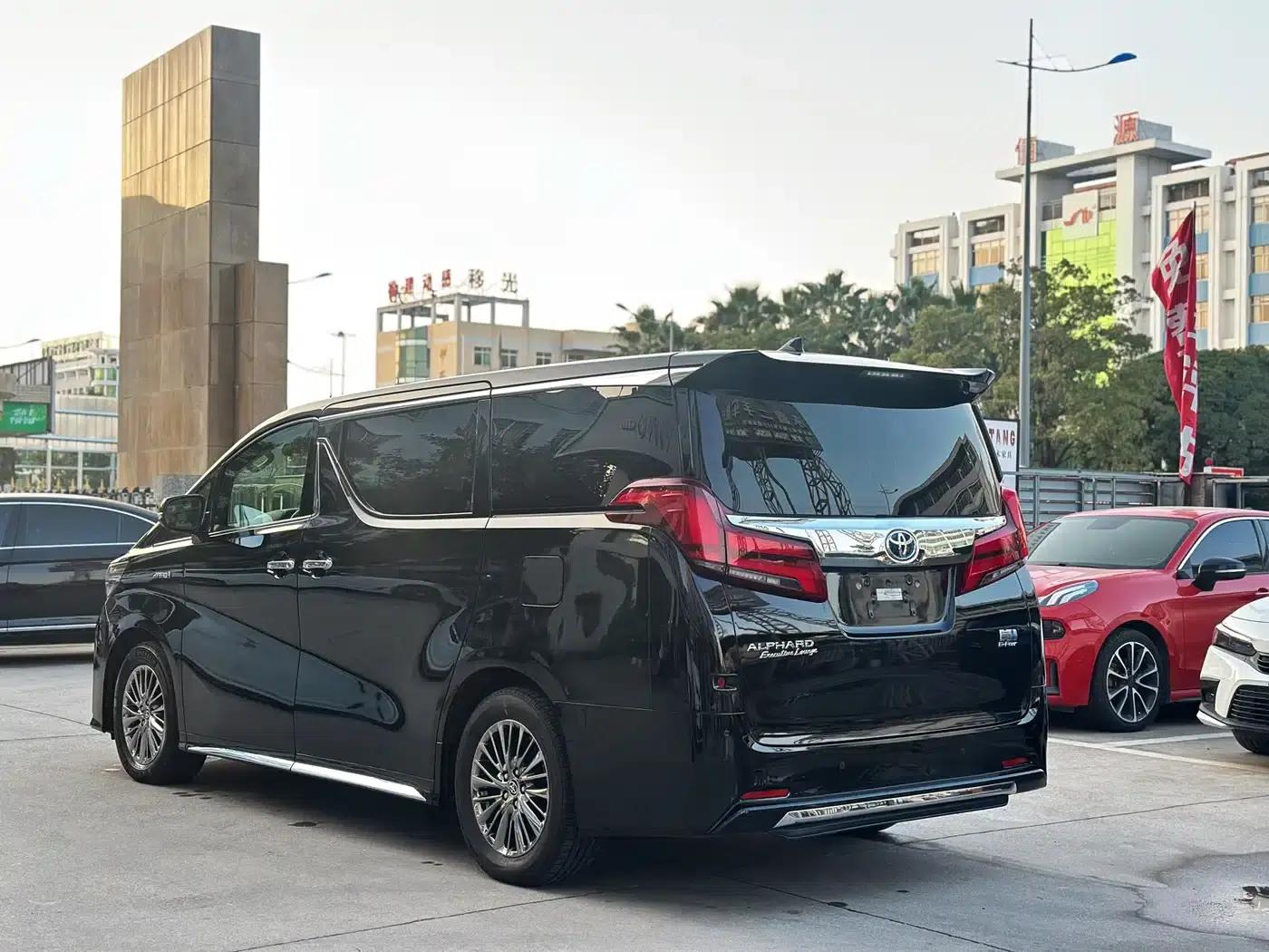 2021 Alphard Hybrid 2.5L Premium Edition — миниатюра 4