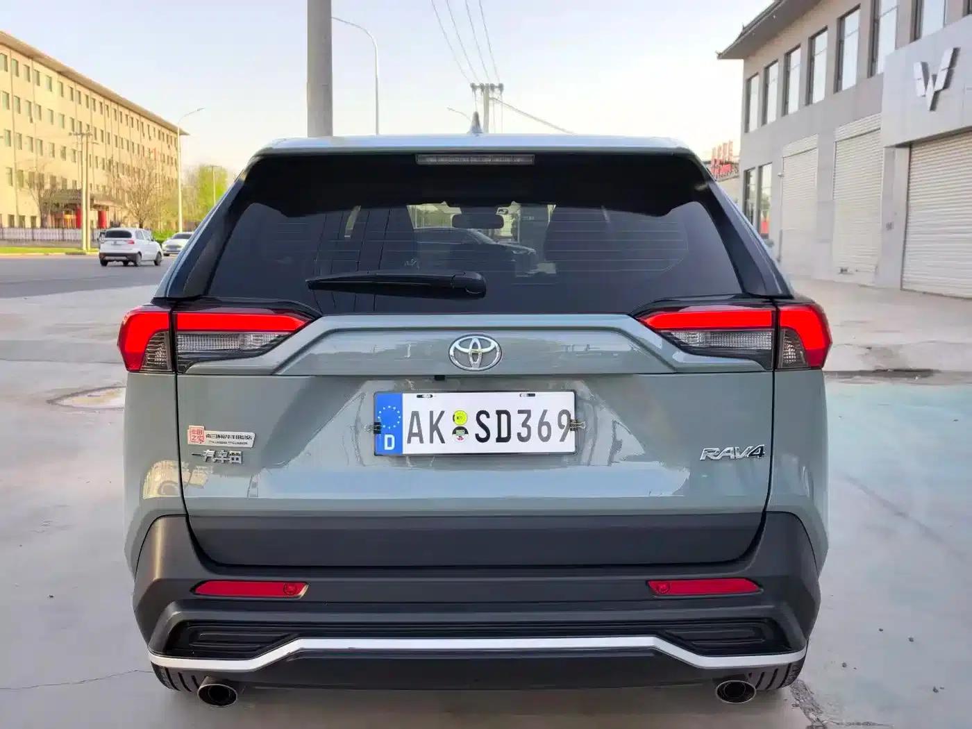 RAV4 2020 2.0L CVT 2WD Fashion Edition — миниатюра 4